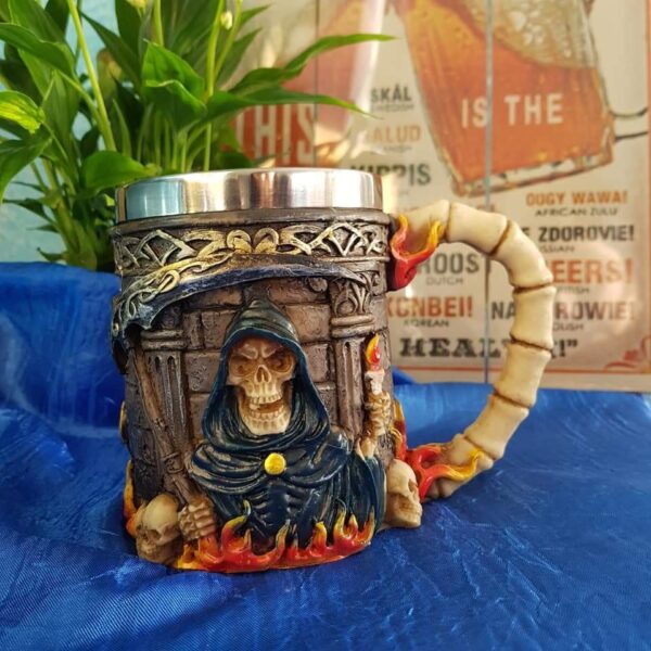 Caneca caveira fogo