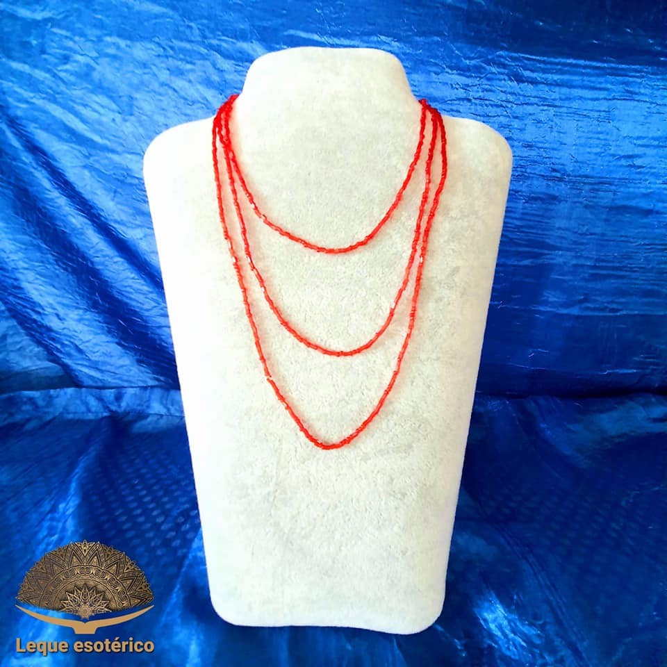 Fio de missangas vermelho
