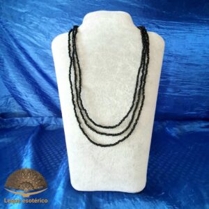 Fio de missangas preto