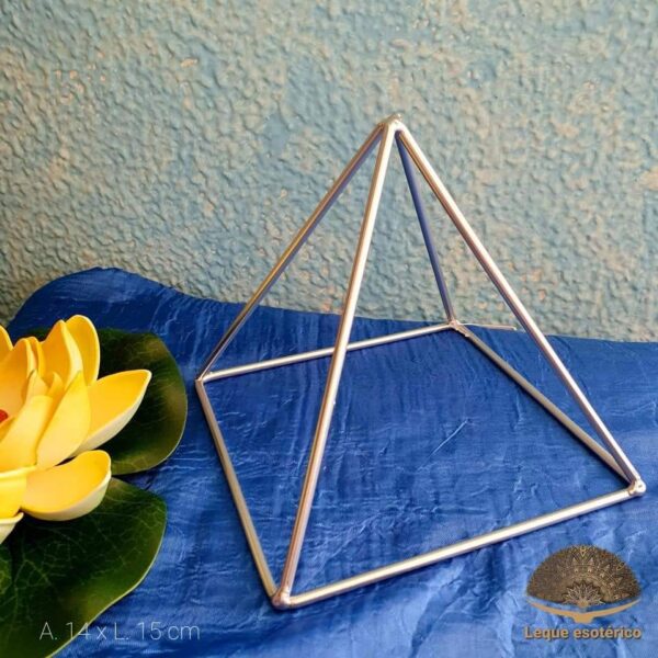 Piramide Energética prateado 12 cm