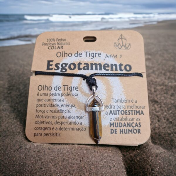 Olho tigre com colar