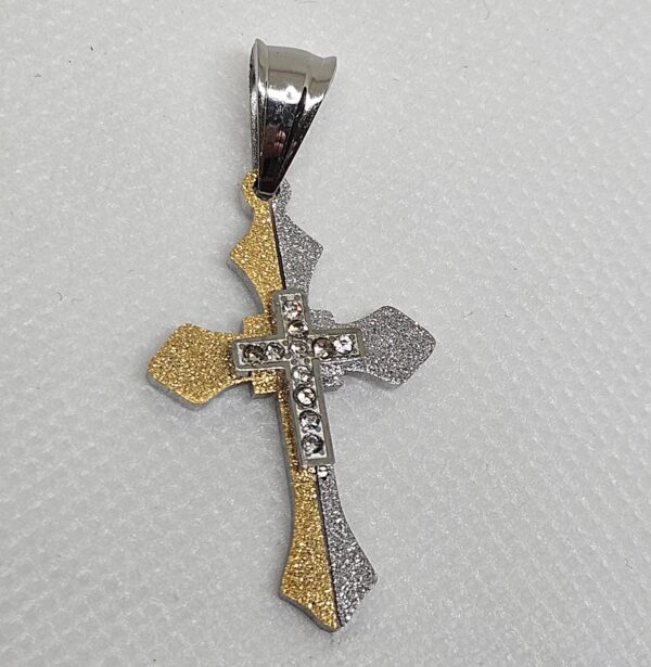 Pendente Crus Dourado e Prata 3,3cm