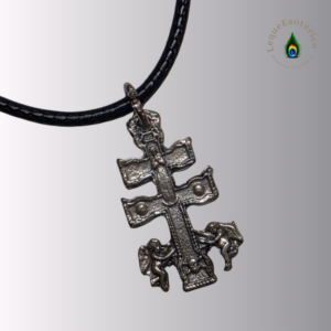 Fio com Pendente Cruz de Caravaca 3 cm – Proteção Espiritual