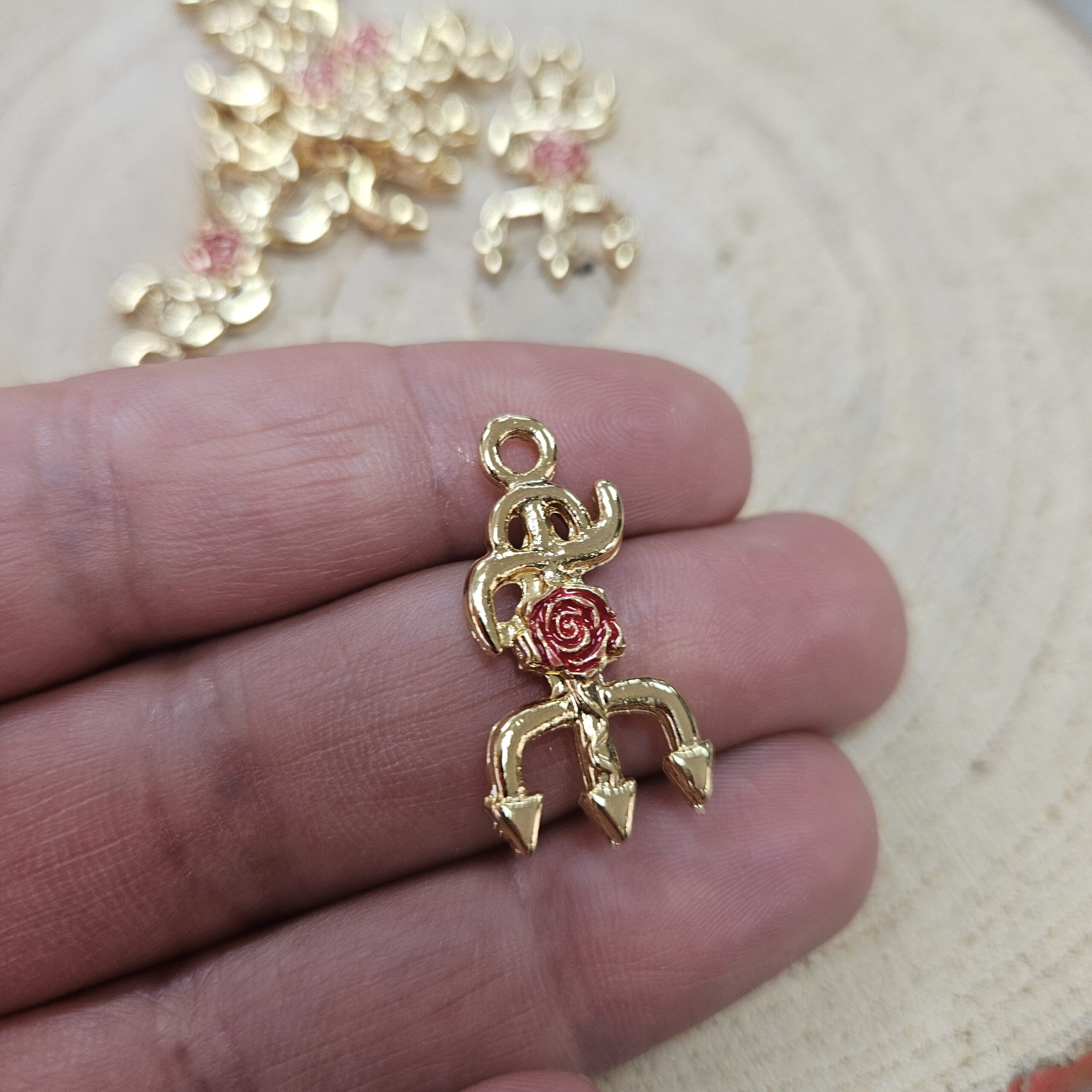 Pend. Pomba Gira 2.5cm - Image 2