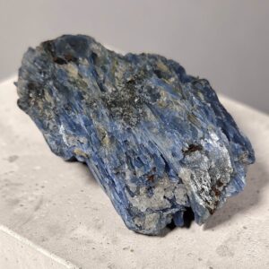 Cianita azul e cristal 990g