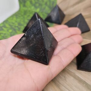 Piramide Shungita 4x4cm