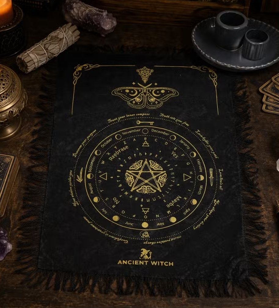 Toalha de Altar Ancient Witch – 50 x 35 cm