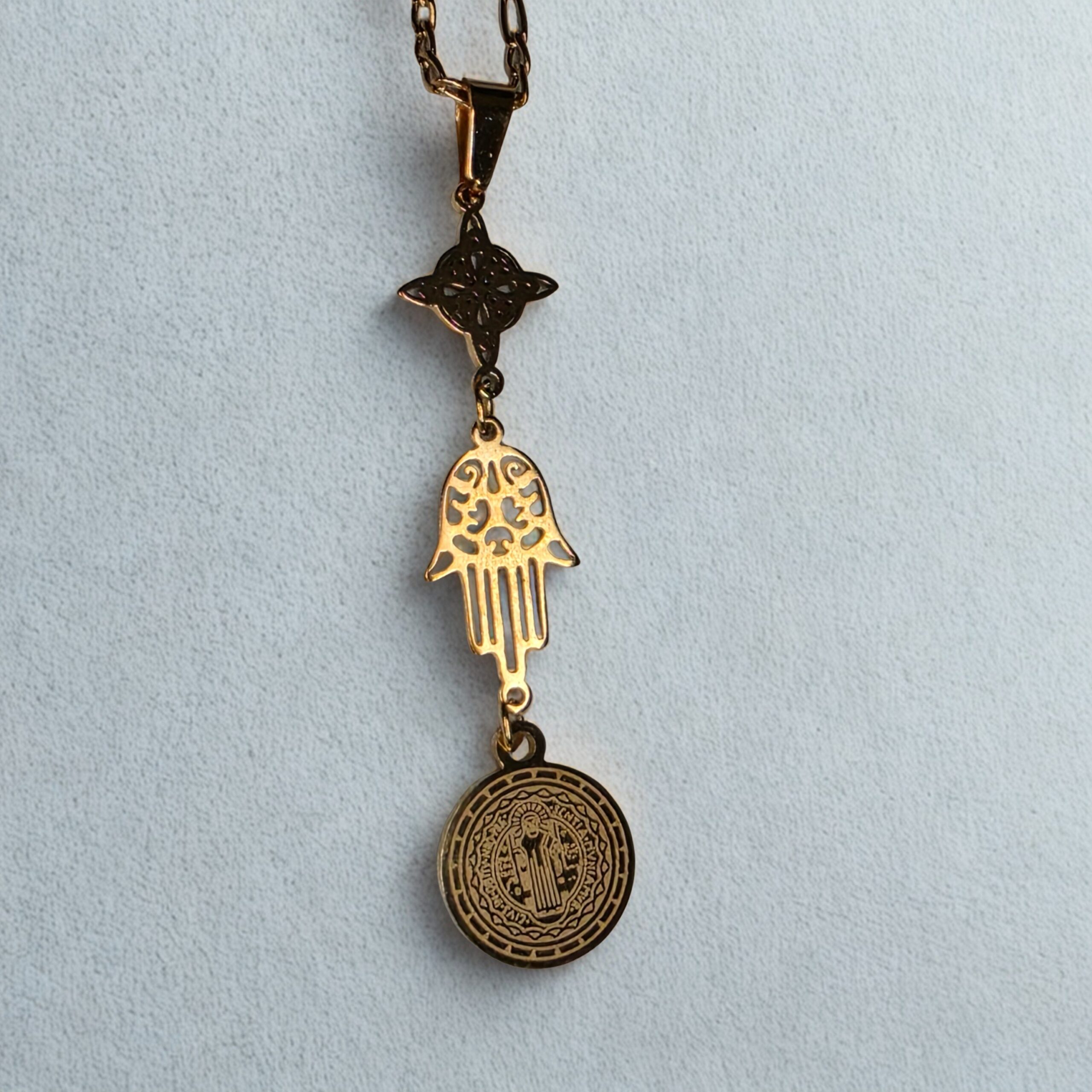 Colar com nó de bruxa Mão de Fátima, Medalha de São Bento – Aço Inoxidável Dourado - Image 2