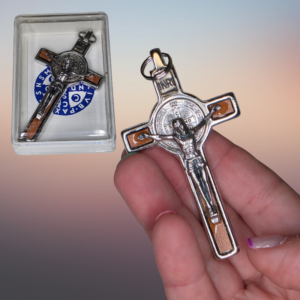 Crucifixo de São Bento com Medalha de Proteção
