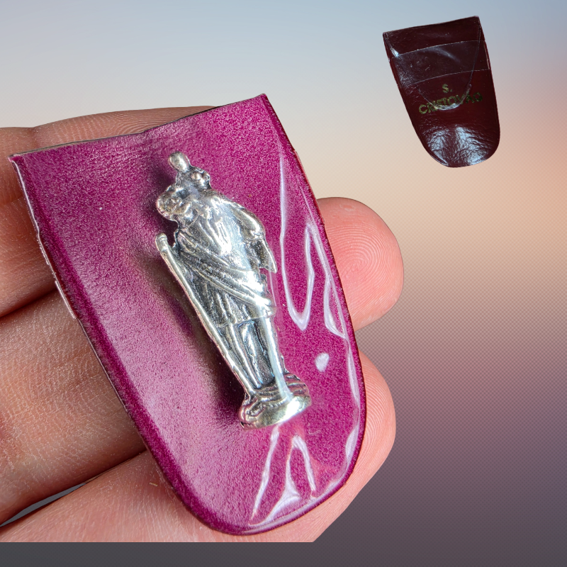 Agulheiro com Medalha de São Cristóvão