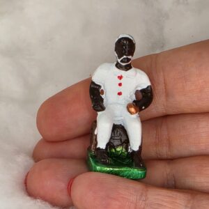 Preto Velho em Chumbo Pintado à Mão – 5 cm